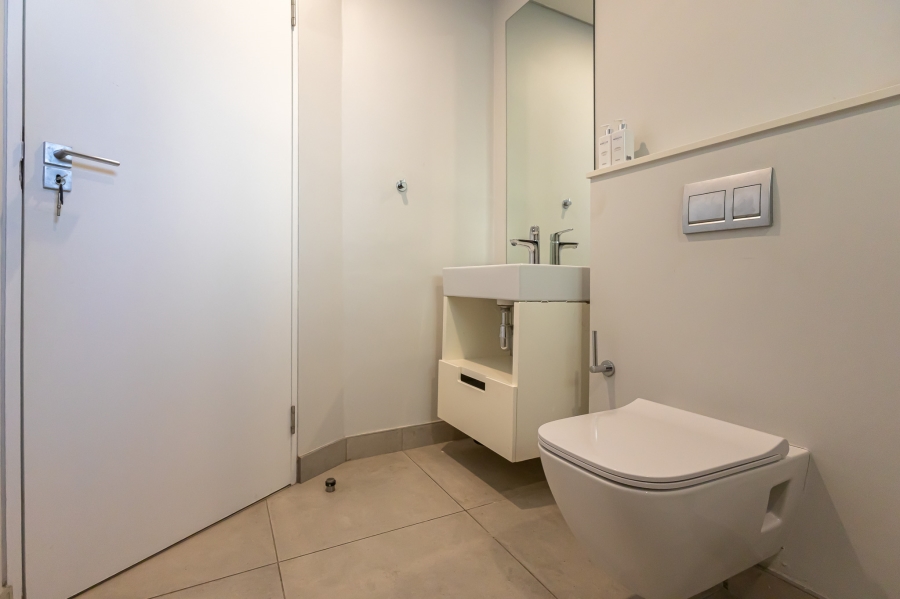 To Let 2 Bedroom Property for Rent in Sea Point Western Cape